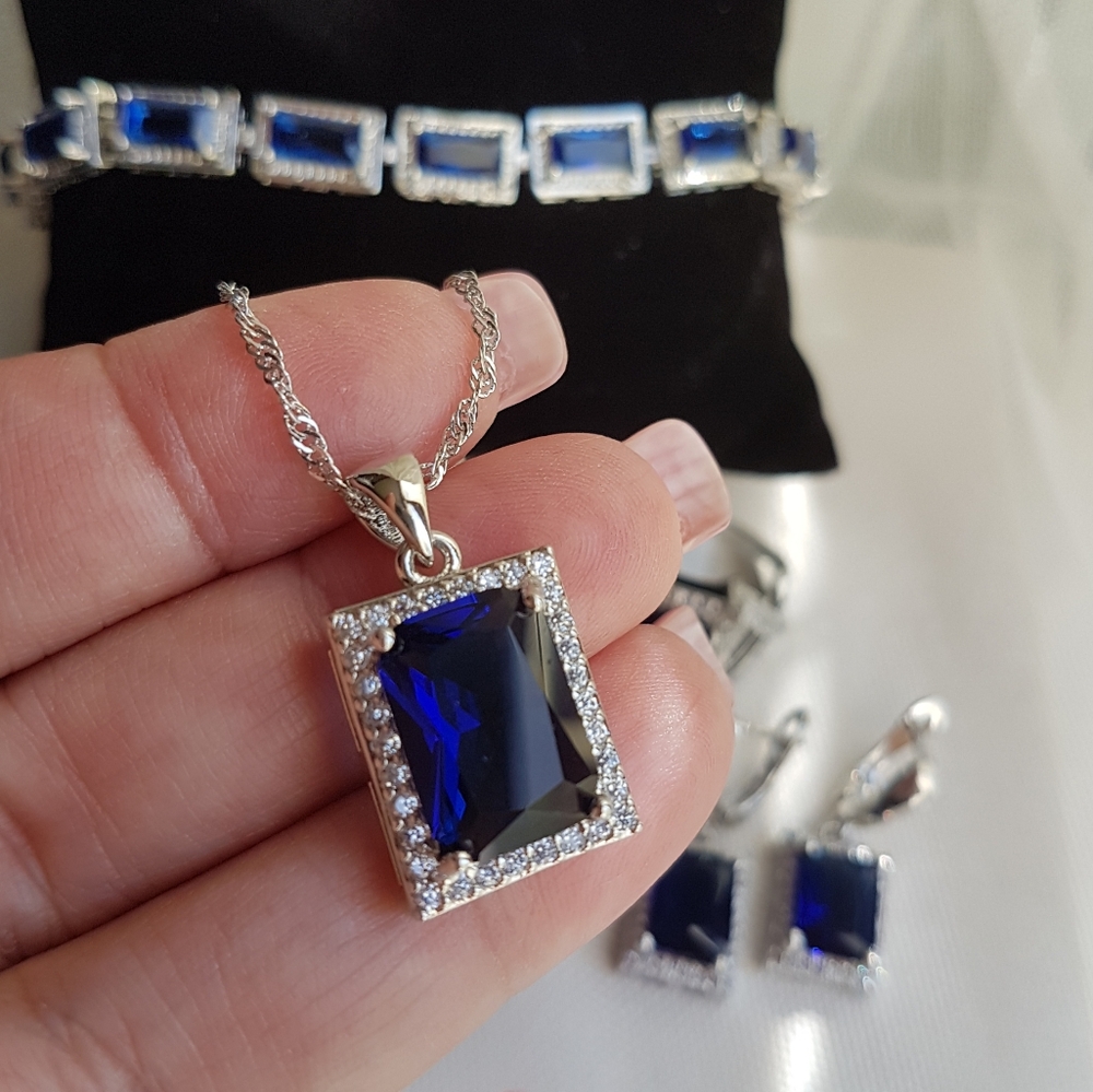 Swarovski Elements 925 Sterling Silver Emerald-cut Blue Pendant Necklace NEW - Picture 17 of 17